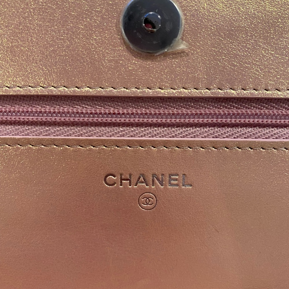 NWT 21K Chanel Iridescent Pink WOC Wallet On Chain - Picture 13 of 16
